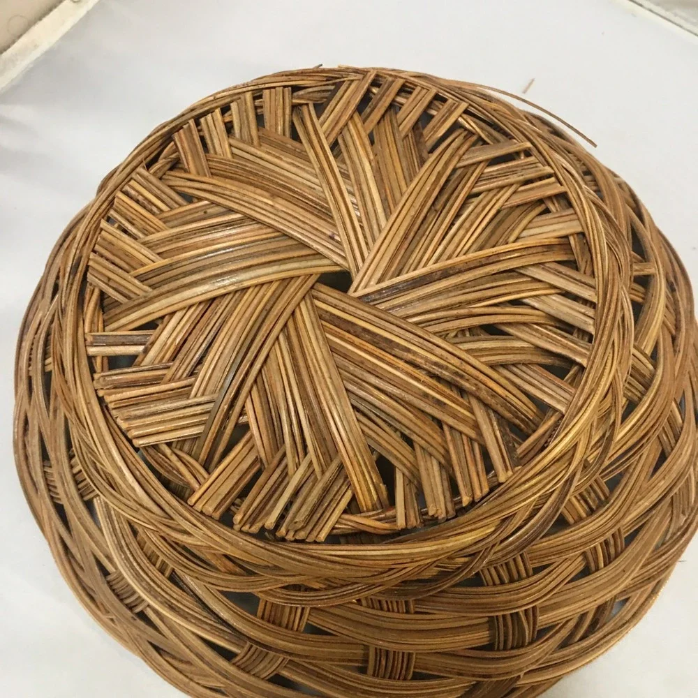 Woven Wicker Basket Home Decor Brown Round Scalloped Fruit Lattice Farmhouse